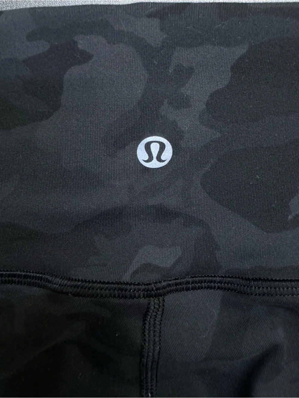 Lululemon Women’s Camo Matching Set Size 4 Leggings & Sports Bra EUC